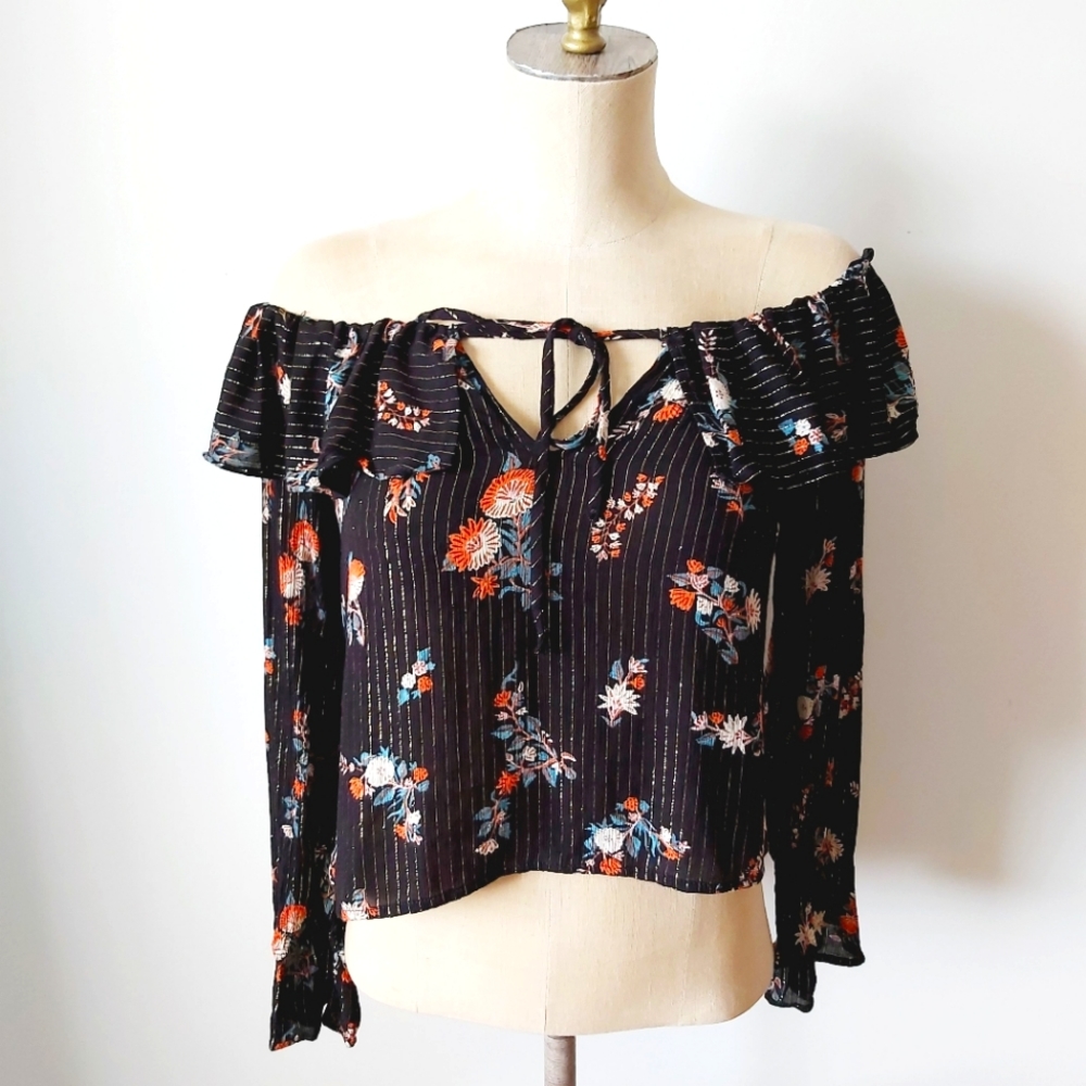 🖤3/$20 Forever 21 Floral Off shoulder Metallic Ruffle Top